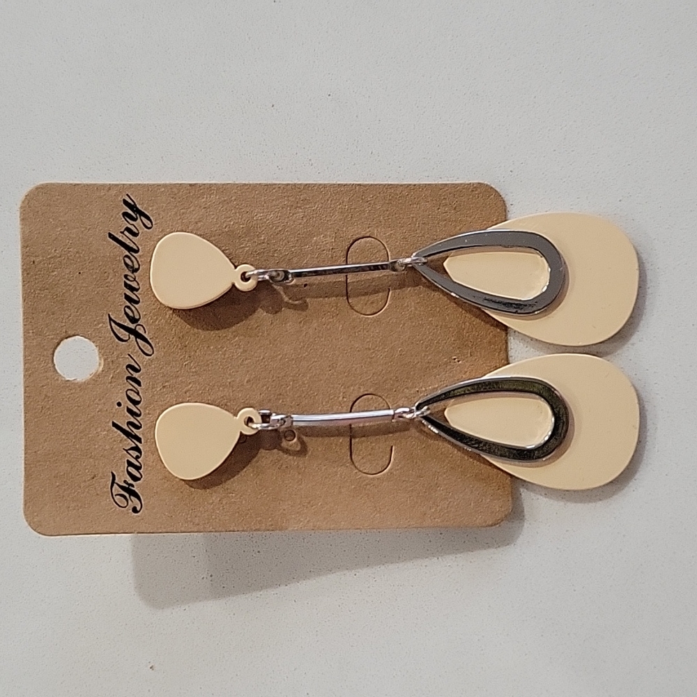 Teardrop earrings